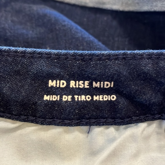 Universal Thread Denim Shorts - Picture 5 of 6